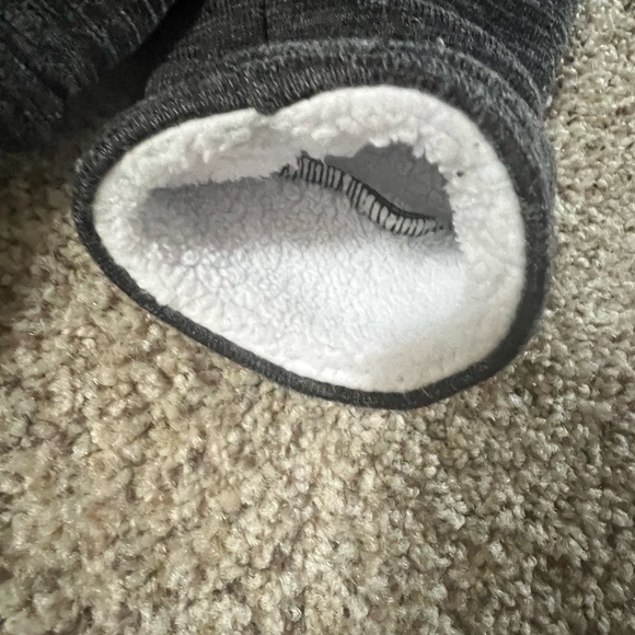 ⭐️ Firm Price ⭐️ NWOT Dark Gray Sherpa lined hoodie and jogger set - Picture 5 of 5